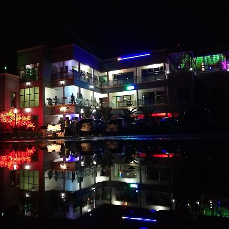 Golden Zambezi Lodge Лусака Екстер'єр фото