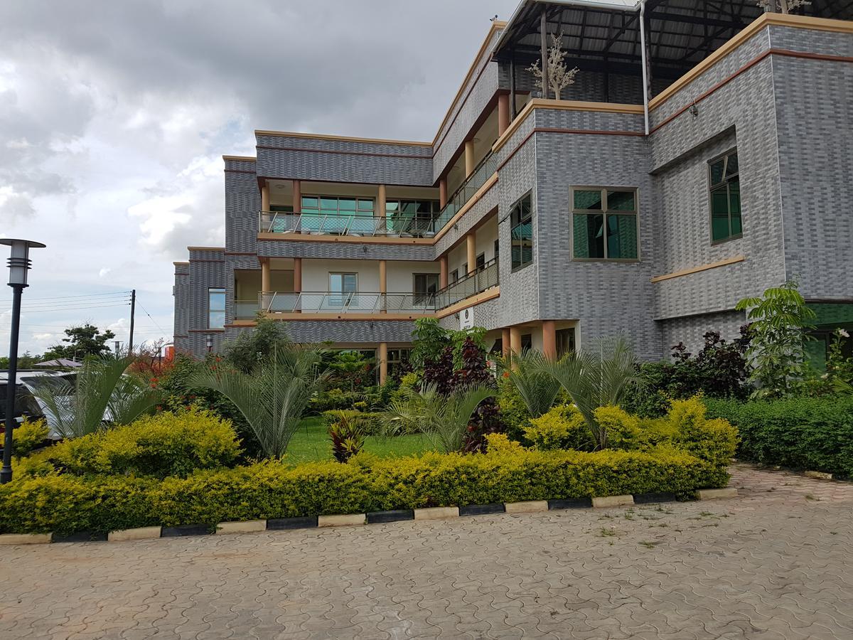 Golden Zambezi Lodge Лусака Екстер'єр фото