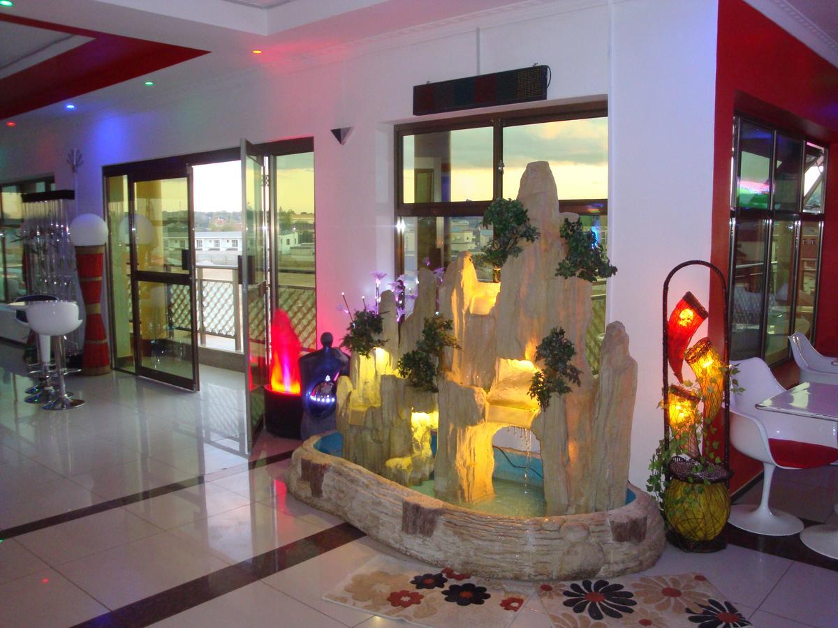 Golden Zambezi Lodge Лусака Екстер'єр фото