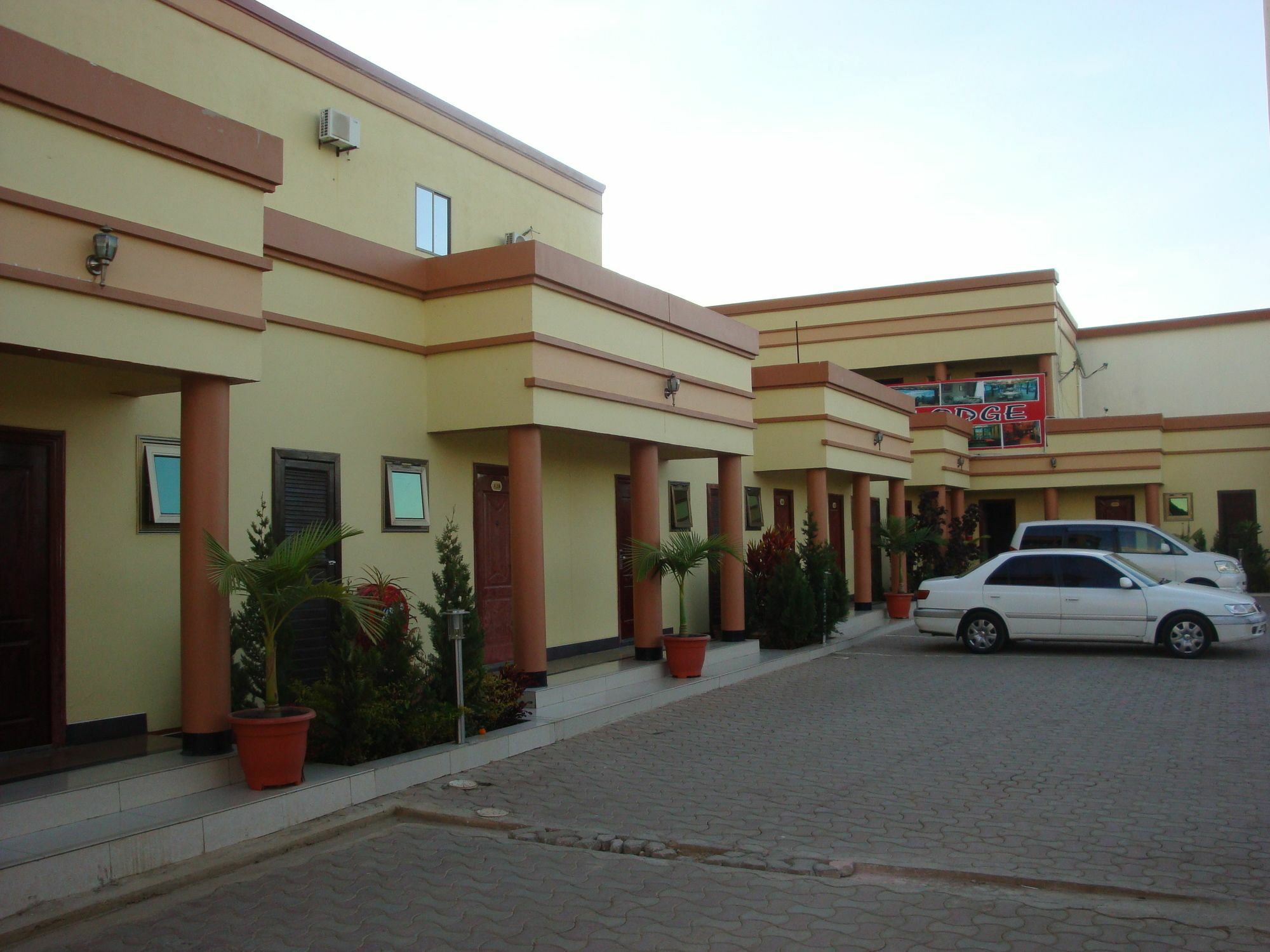 Golden Zambezi Lodge Лусака Екстер'єр фото